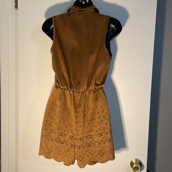 Coco & Jameson faux suede short romper small - Picture 6 of 8